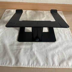 パソコン台　目立った汚れ等は無しの画像