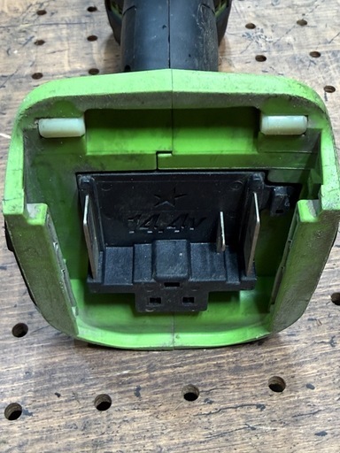 Makita TD138D 14.4V インパクトドライバ 本体のみ 動作確認済み