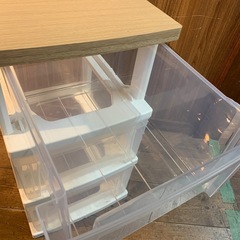 小型収納ボックス　透明　3段の画像