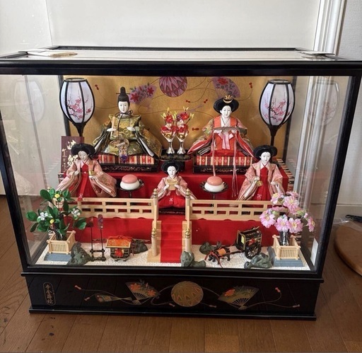 雛人形 ガラスケース入り 漆芸 本金蒔絵 三段飾り オルゴール