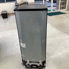 M2602-028 MITSUBISHI 2ドア冷蔵庫 ブラック MR-P15E-B1 146L　2020年製 動作確認済み キズ汚れ有りの画像