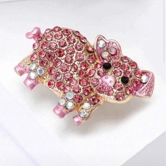 新品/キラキラ　ピンク豚さんブローチの画像