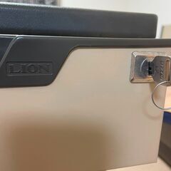 鍵付きステンレス製オフィス/ホームデスク  の画像