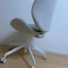 【2/7or2/8受取希望】IKEA デスクチェア 
グレー×白 キャスター付きの画像