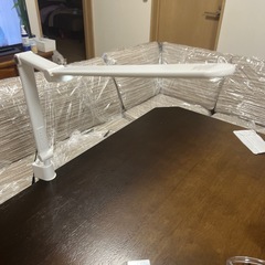 ニトリ　LED  デスクライトの画像