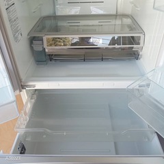 D090  送料設置無料   東芝　自動製氷機能付き　大型冷蔵庫　551Lの画像