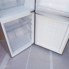 D095 送料設置無料   SHARP　人気モデル　大型冷蔵庫　271Lの画像