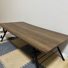 折りたたみテーブルの画像