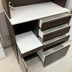 今2602-032 NITORI キッチンボード ポスティア ダークブラウン ホワイト 上下分割可 キズ汚れ有りの画像