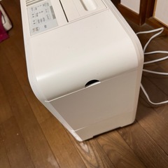 HVF-700R1-Wアイリスオーヤマ 加湿器 大容量 スチーム式(加熱式) ハイブリット式700mlの画像