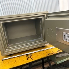 READ 金庫 ダイヤル式・鍵式 耐火金庫の画像