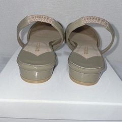 未使用品　QUERCIOLI バックストラップパンプス 24cm の画像