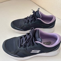 Skechers スケッチャーズ スニーカー 24, バッグとタンブラーの画像
