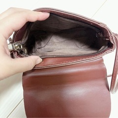 バッグ ミニバッグ バーガンディ フラップ付きショルダーバッグ 韓国 ブラウンの画像
