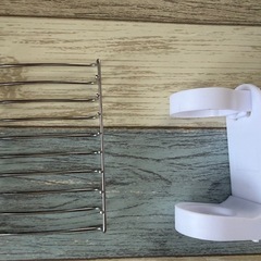 歯ブラシ立てと石鹸箱の画像