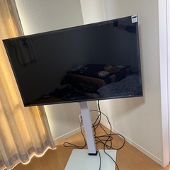 ホワイトテレビスタンドの画像