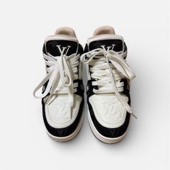 Louis Vuitton トレイナーライン　スニーカー ホワイト/ブラックの画像