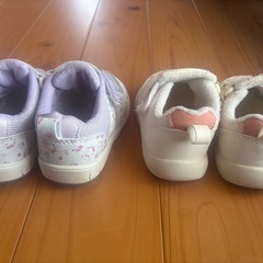 子供用の靴の画像