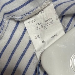 レディース🤱ブラウス 半長袖👚お譲り致します🍀サイズ(LL)の画像