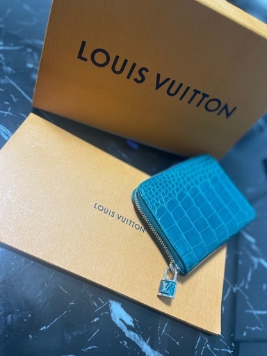 売却済み?‍♀️Louis vuitton クロコ　グリーン　コインケース
