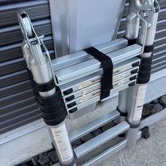 多機能　収縮脚立　キャ
タツの画像