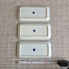三越のノベルティ角皿3枚の画像