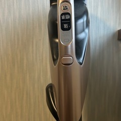 HITACHI  コードレス掃除機　の画像