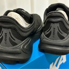 極美品〜HOKA ONE ONE ボンディ9 ブラック 25.5cmの画像