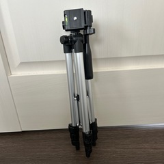 カメラ三脚　高さ無段階調整　水平器付き　ビデオ　スマホ　スタンド　軽量の画像
