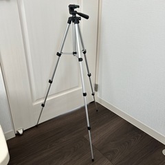 カメラ三脚　高さ無段階調整　水平器付き　ビデオ　スマホ　スタンド　軽量の画像