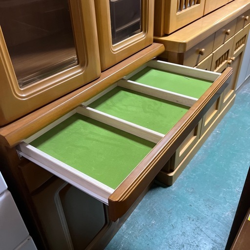 ☆掃除なし☆現状品☆食器戸棚