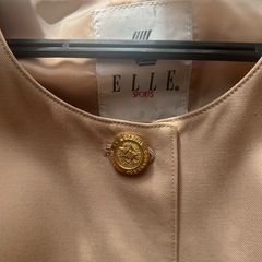 ELLE ノーカラージャケット ベージュ 金ボタン　中古の画像