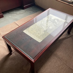 応接室のローテーブルの画像