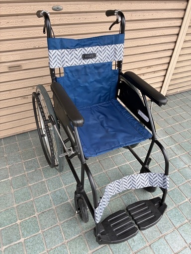 ★車椅子★amisia エミシア あさひ 軽量 折りたたみ式 車椅子 自走式 介助ブレーキあり 介護兼用 