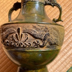 深緑の壺　鳳凰の模様？の画像