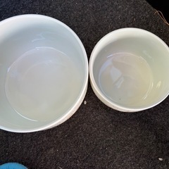 食器　大小2個の画像