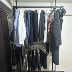 美品】おしゃれな黒！突っ張りハンガーラック 2段 の画像