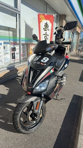 アプリリアsr50レーシング原付