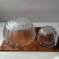 レトロなガラスボウル/そうめん鉢と小鉢の画像