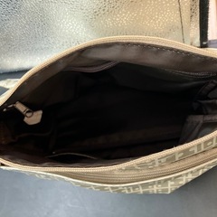 ヤマト屋ショルダーバッグ ゴールドの画像