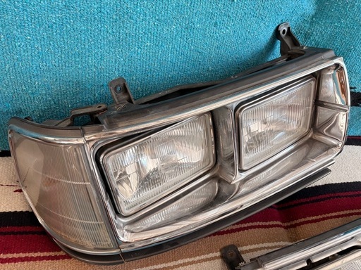 ランドクルーザーランクル 80 角目 トヨタ純正 角目4灯 輸出 HDJ HZJ