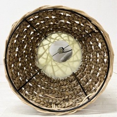 M【未使用品】ラタン細工 アジアン雑貨 間接照明 フロアスタンドライト バリ風 オシャレ ランプ インテリア 生活家具の画像