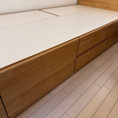 ベッドフレームの画像