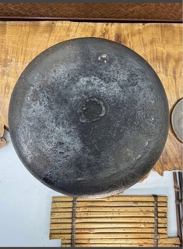 時代物 茶道具 名工 後藤九吉 作 うずまき 文 筒釜 共箱 銅蓋 釜環 鉄釜 良品 煎茶道具 茶釜 釜師 茶器 風炉釜 伝統工芸 和骨董 和美術 釜