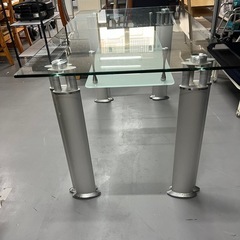 【新規入荷】ガラステーブル✨の画像