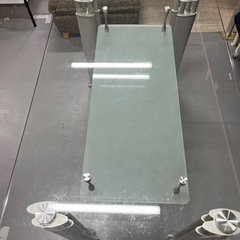 【新規入荷】ガラステーブル✨の画像