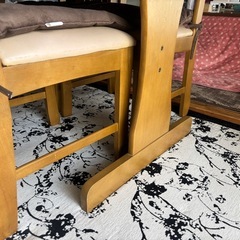 中古ダイニングテーブルの画像
