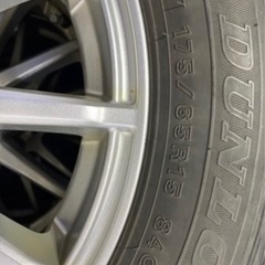 175/65R15 スタッドレスタイヤ4本アルミ付き バリ溝の画像