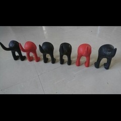 IKEA ドッグテイルフック(黒4個・赤2個)の画像