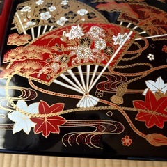 プラスチックの重箱3個と大きなタッパー2個の画像